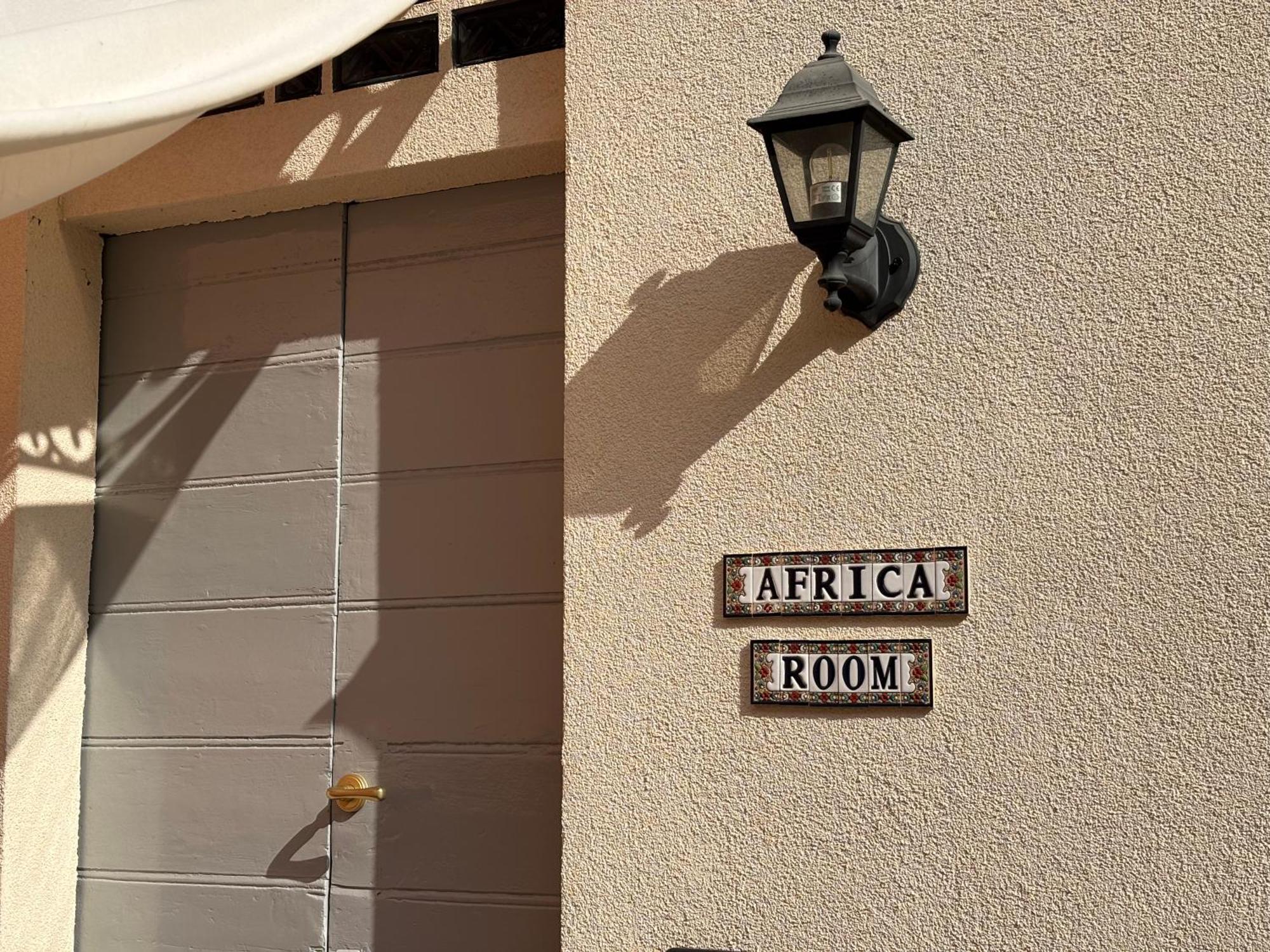 Friendly Africa Room Como Center Εξωτερικό φωτογραφία